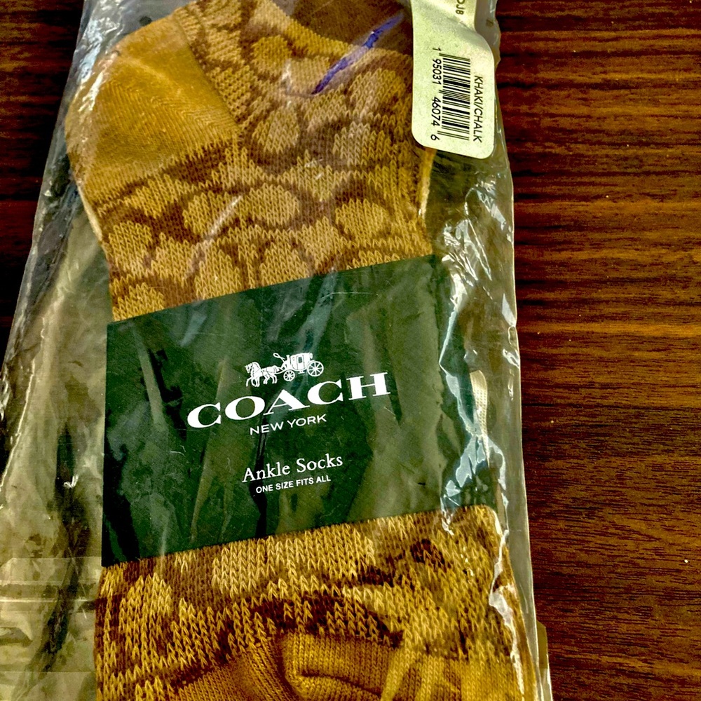 New Pair of Coach Ankle Socks Chalk & Brown New Deal - Last Pack